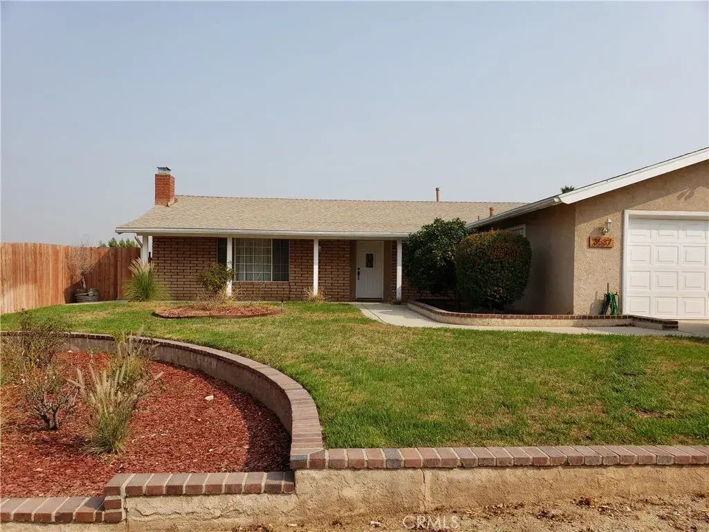 3537 Bluff, Norco