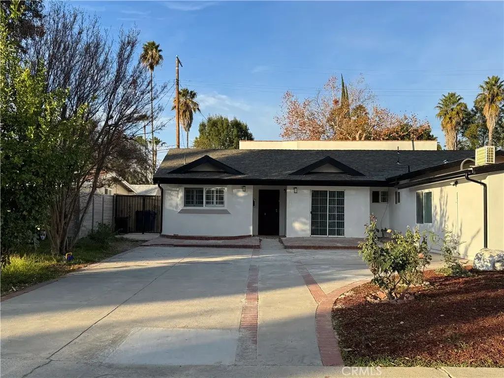 19351 Strathern, Reseda