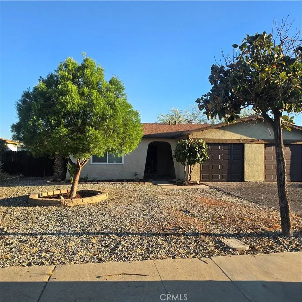 2046 Calle Diablo, Hemet