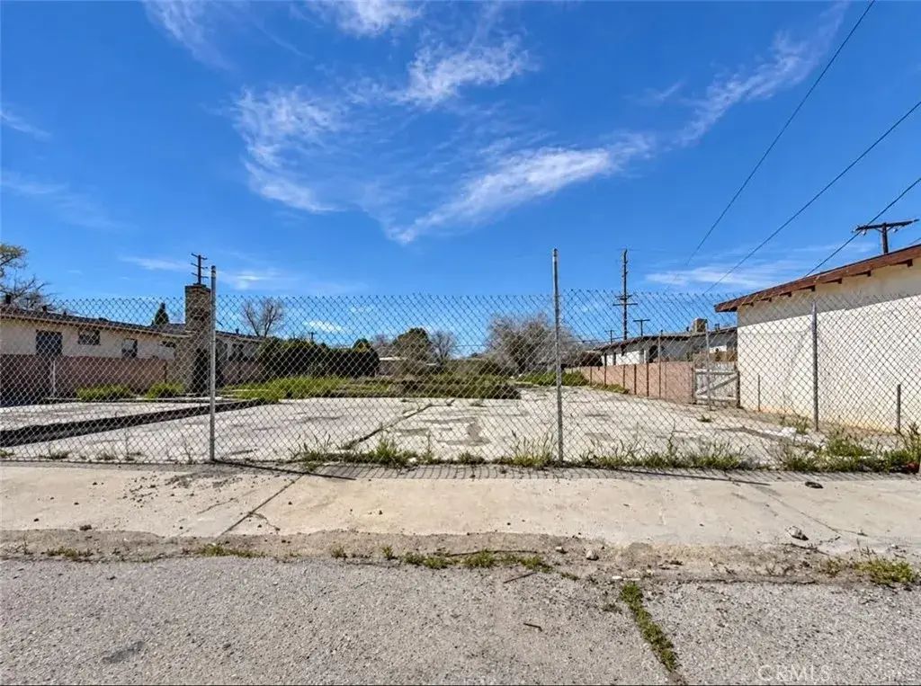 45356 10th West, Lancaster