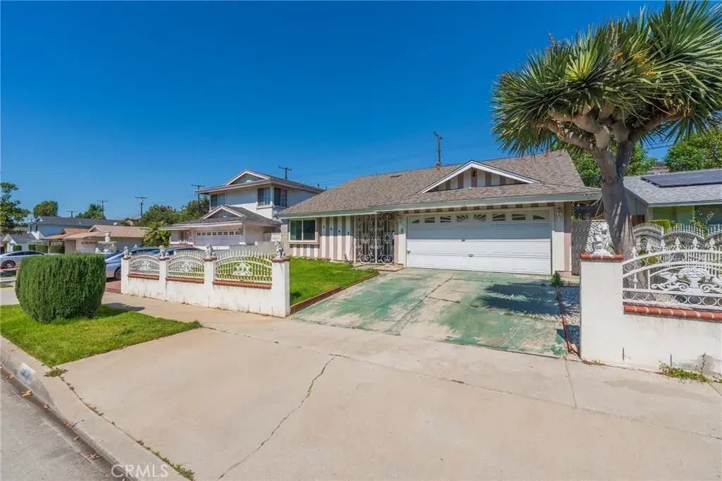 1443 E Gladwick, Carson