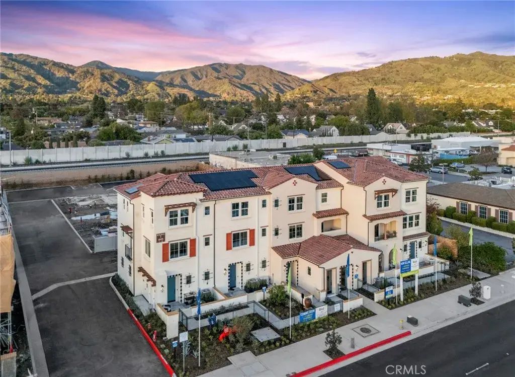 725 E. Route 66, Glendora
