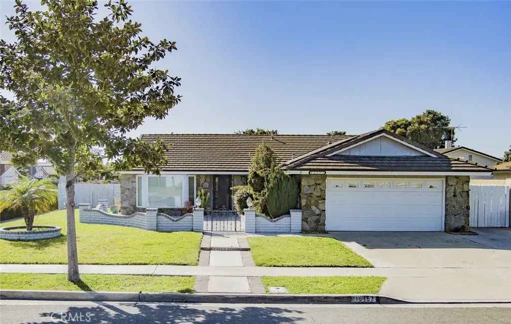 16457 Mount Newberry, Fountain Valley