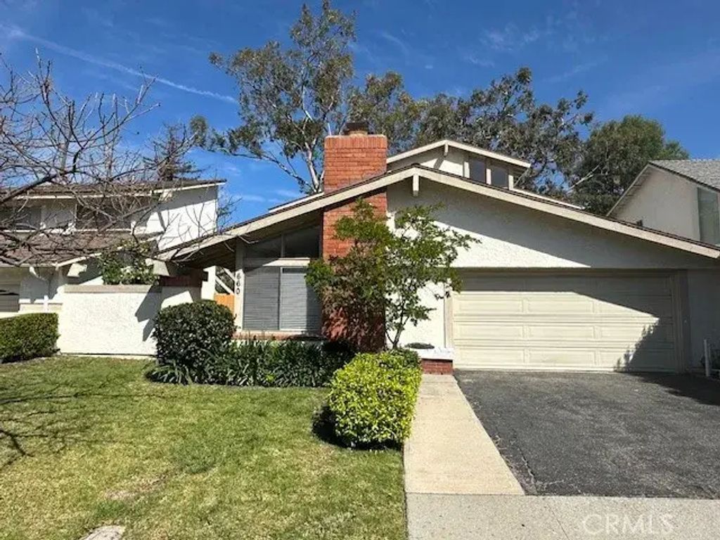 660 Martinique, Newbury Park