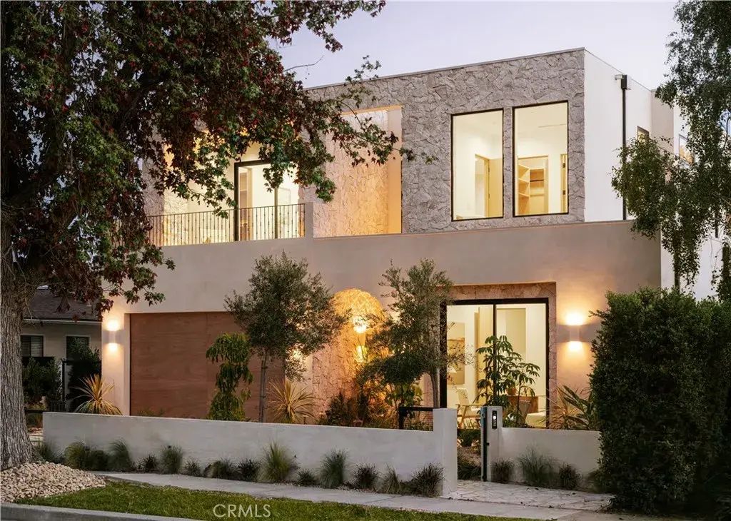 14032 Hartsook, Sherman Oaks