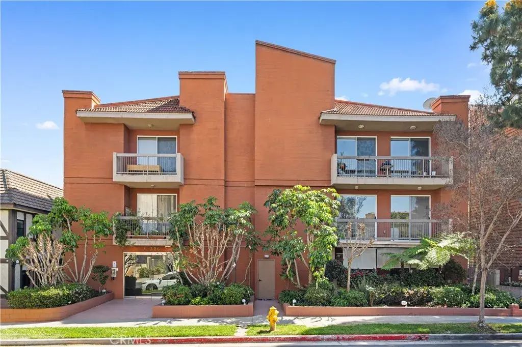 10326 Almayo Avenue 201, Los Angeles