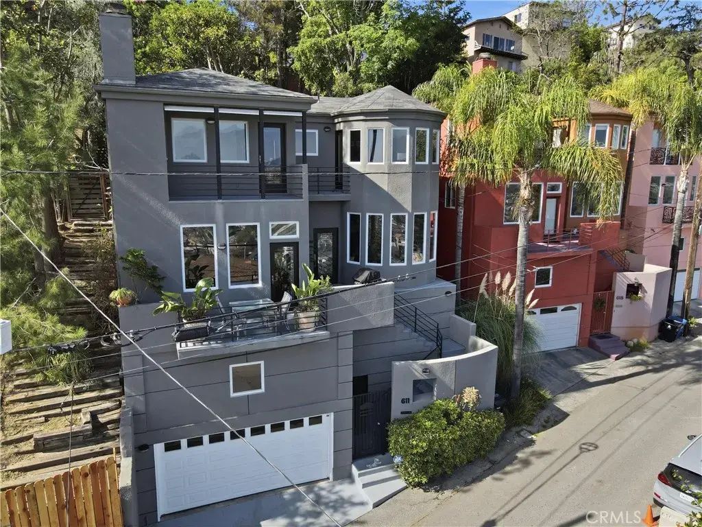 611 Cross Avenue, Los Angeles