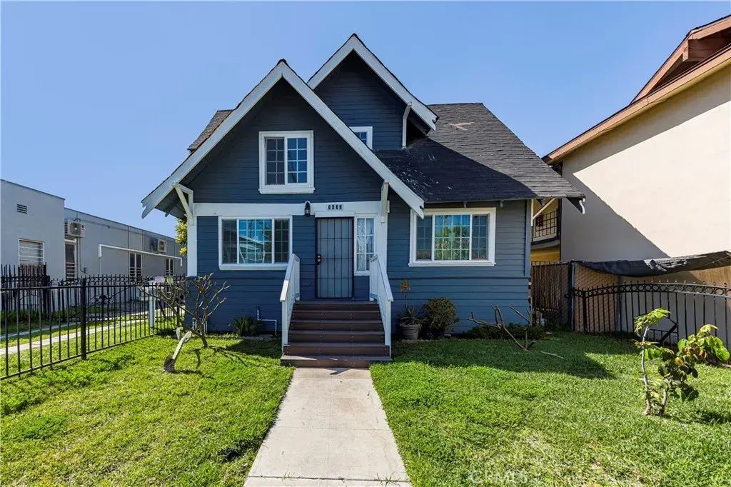 1631 Pine, Long Beach
