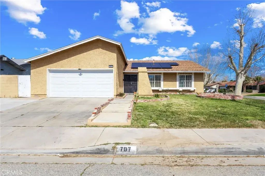 707 E Avenue J4, Lancaster