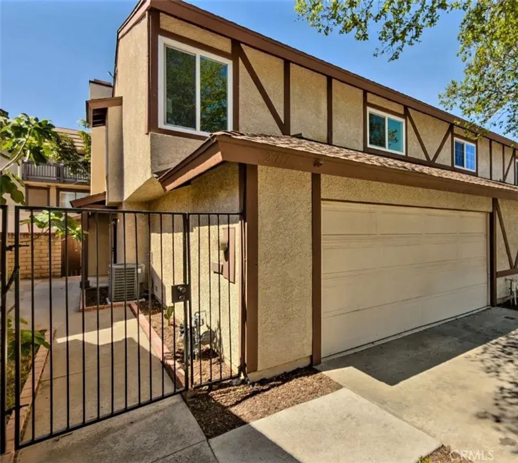 2011 Windsor Circle, Duarte