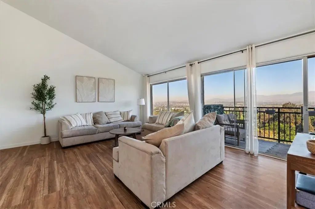 5058 Tierra Antigua, Whittier