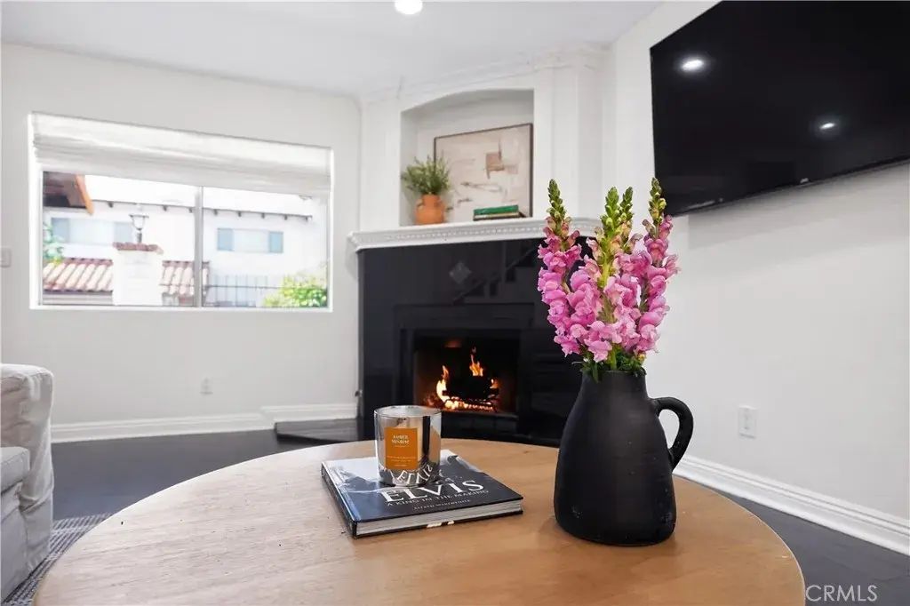 5275 Colodny Drive 4, Agoura Hills