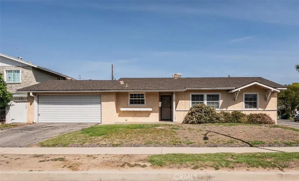 15901 Community, North Hills