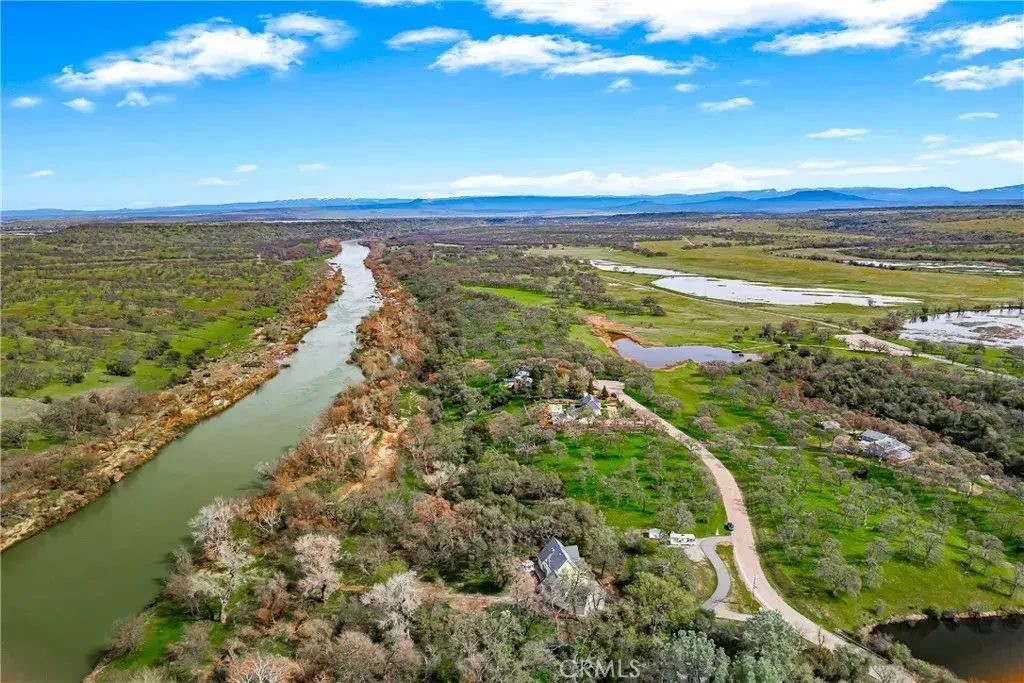 16475 River Heights, Red Bluff