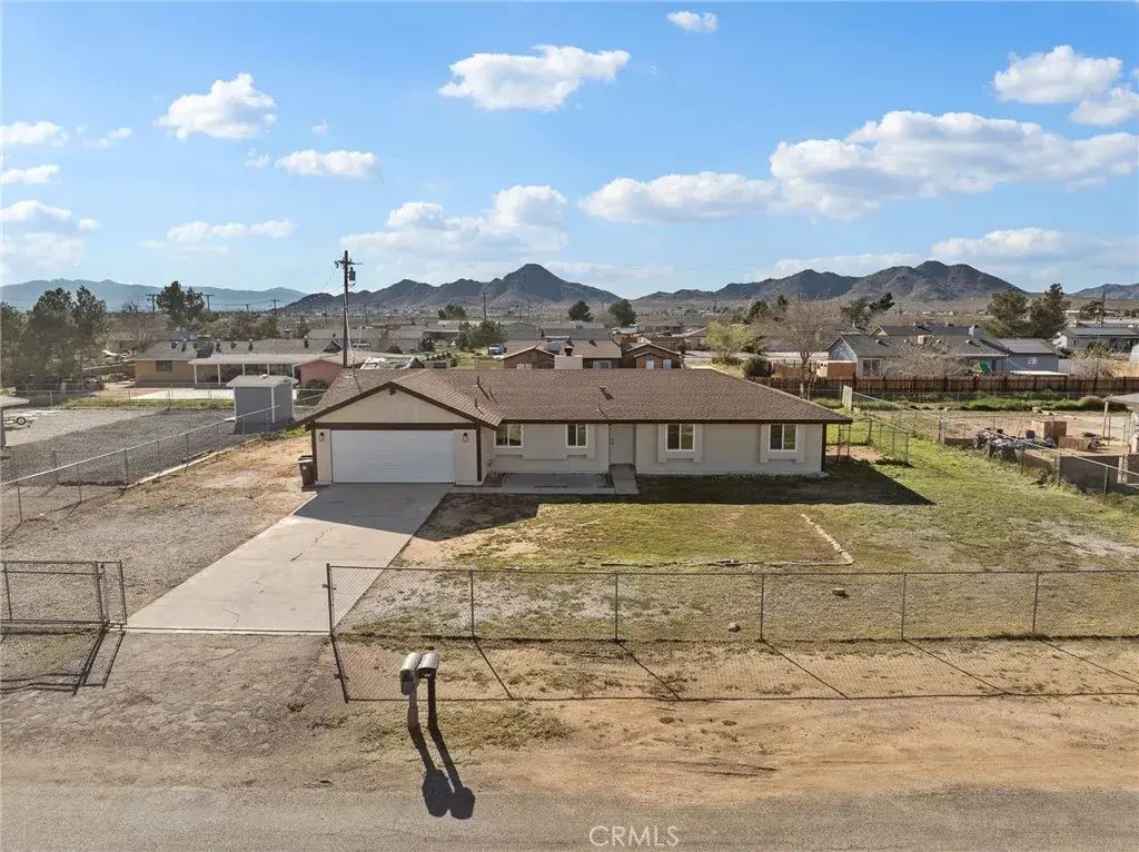 16548 Quinnault, Apple Valley