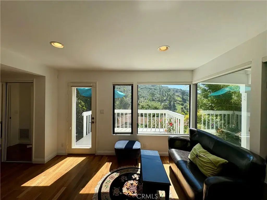 1033 Eastman Way, Laguna Beach