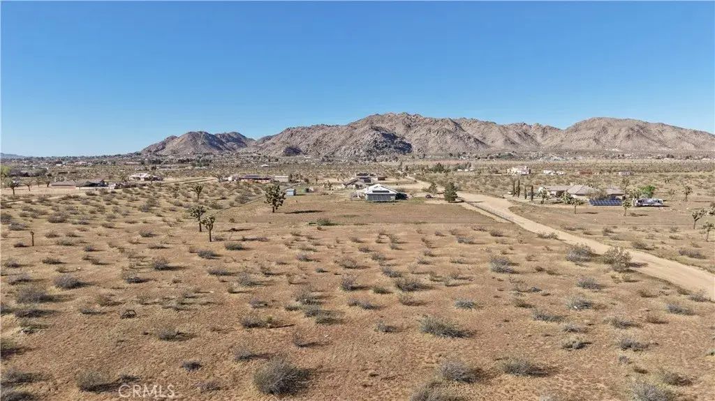 111 Mustang Ave, Apple Valley