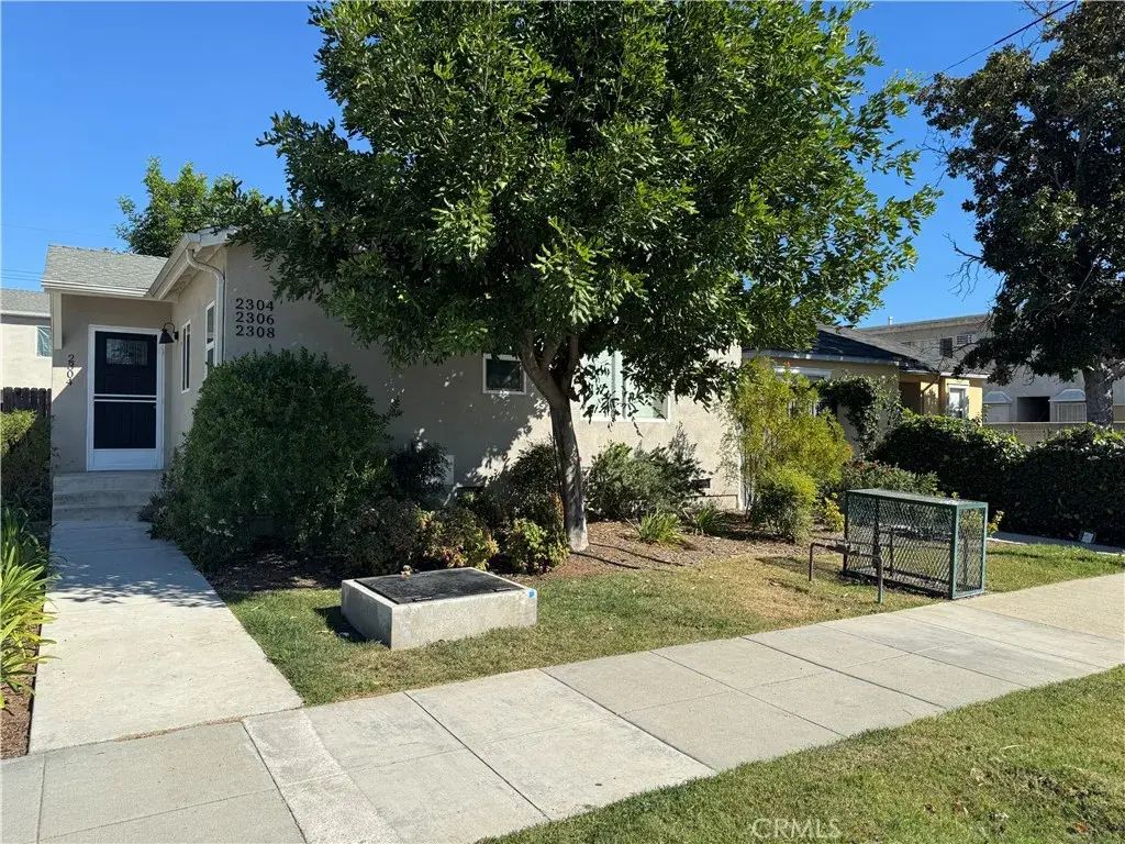 2304 N Catalina Street, Burbank