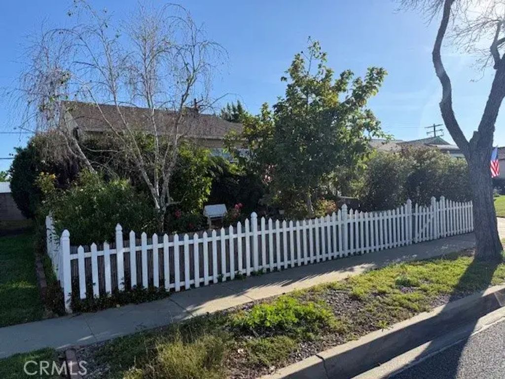 2724 Fairman, Lakewood