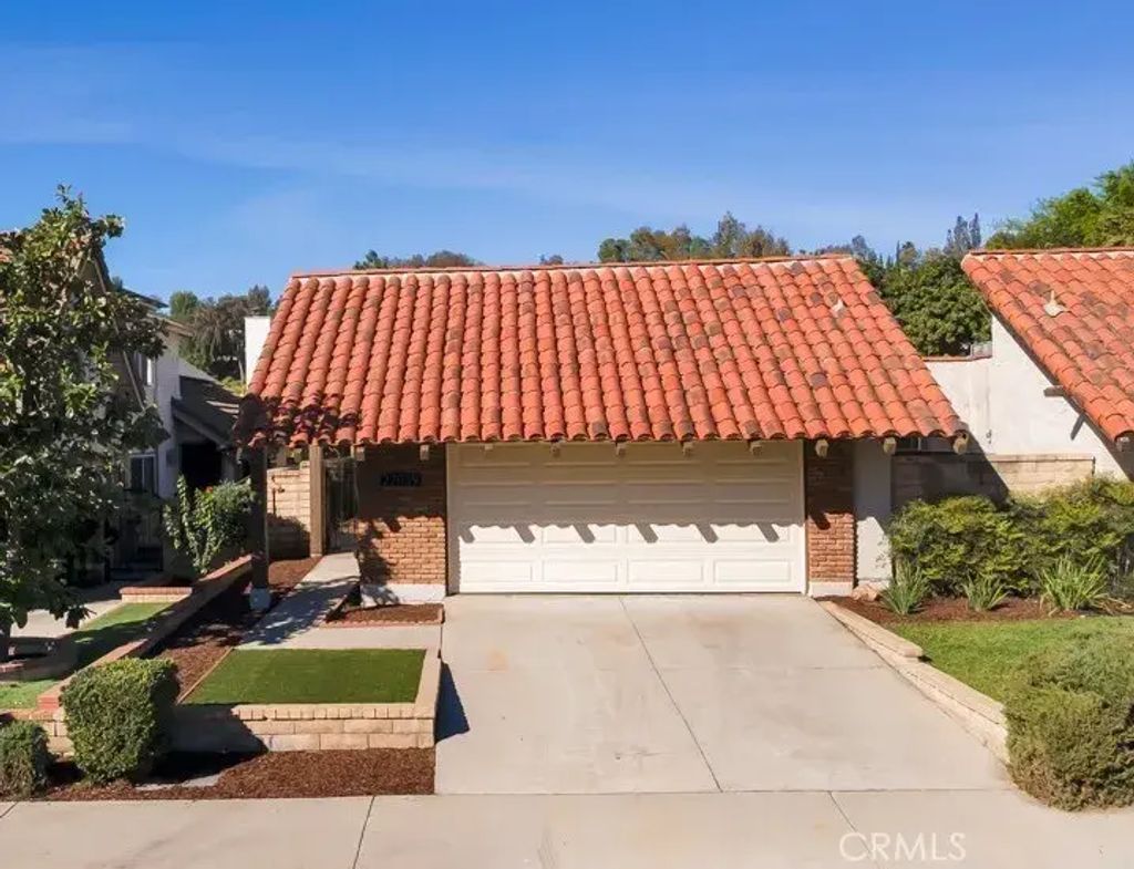 27039 Rio Prado Dr, Valencia