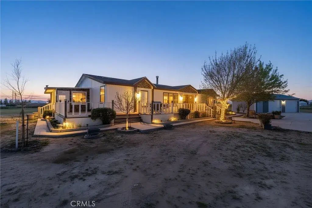 9890 Sue Ave, Rosamond