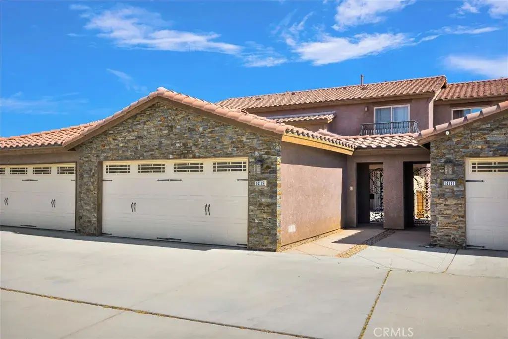 14119 Jicarilla Road, #204, Apple Valley