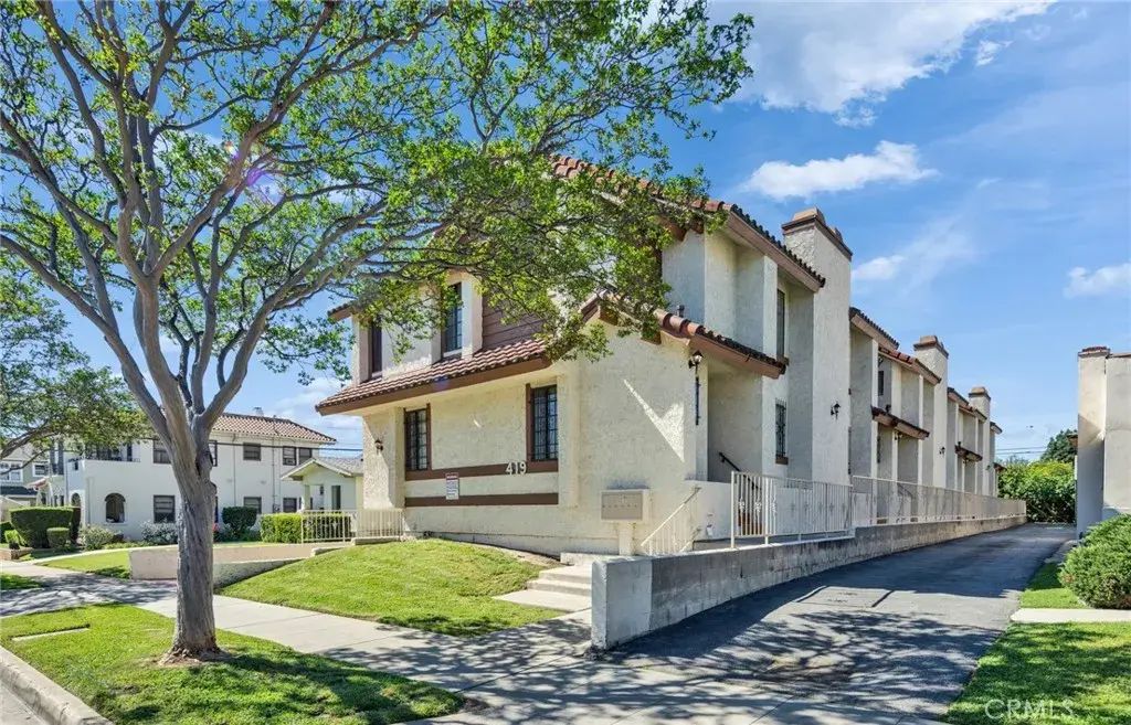419 N 2nd St E, Alhambra