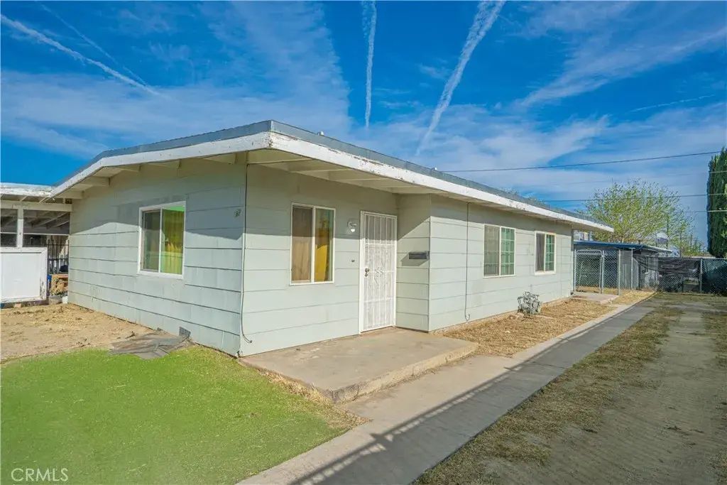 835 E Avenue Q, Palmdale