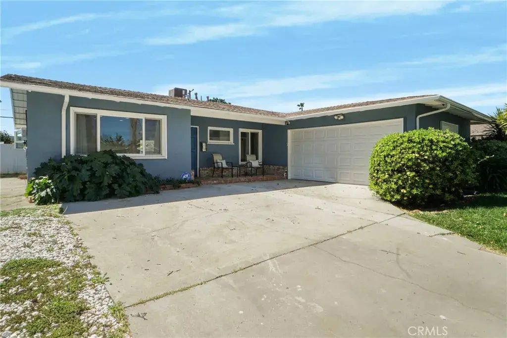 23928 Archwood Street, West Hills