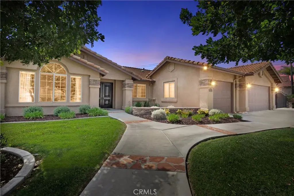 6717 Mission Grove Parkway North, Riverside
