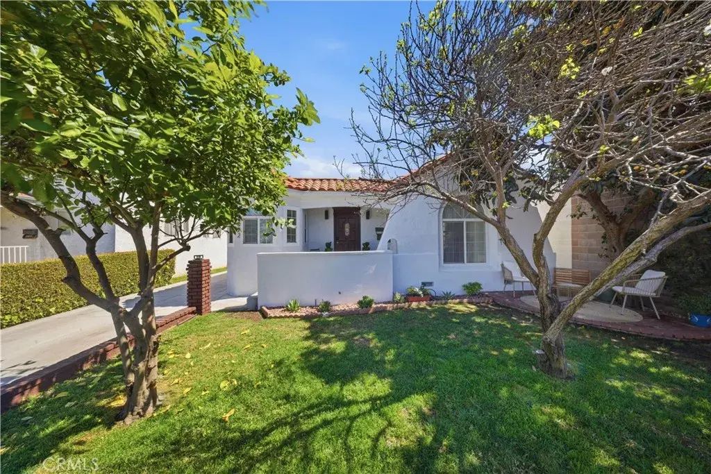 1572 S Ridgeley, Los Angeles
