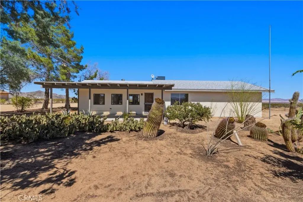 60812 Adele Road, Landers