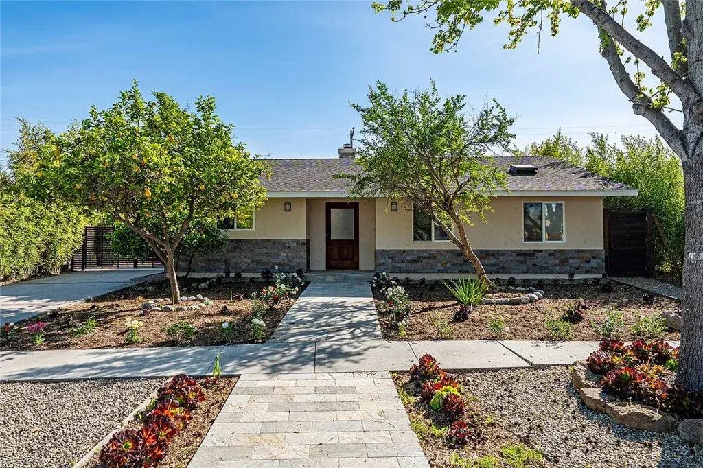 6152 E Rosebay Street, Long Beach