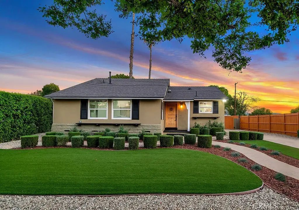 20768 Skouras Drive, Winnetka