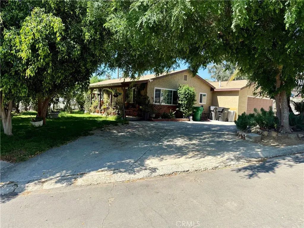 19107 Lyle Avenue, Corona