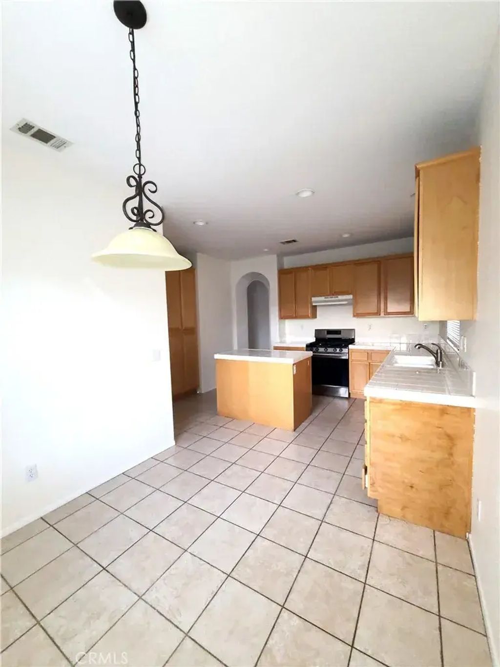 14344 Honeyhill, Victorville