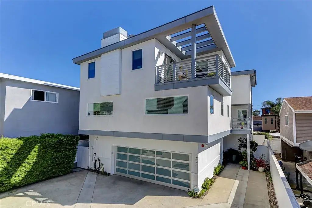 1074 7th, Hermosa Beach