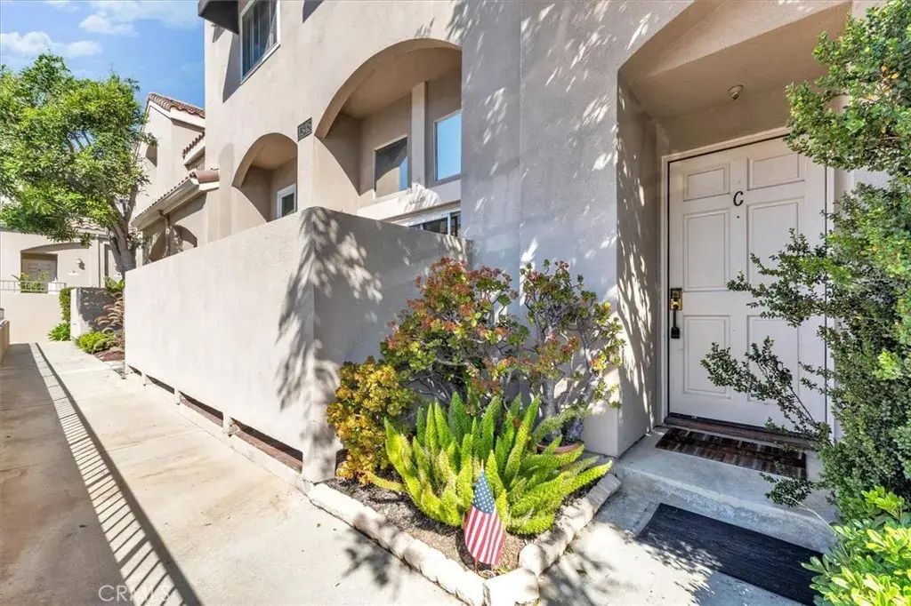 1345 E Grand, El Segundo