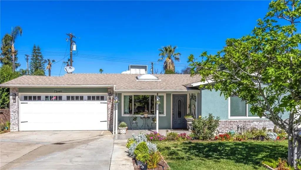 11 E Crescent, Redlands