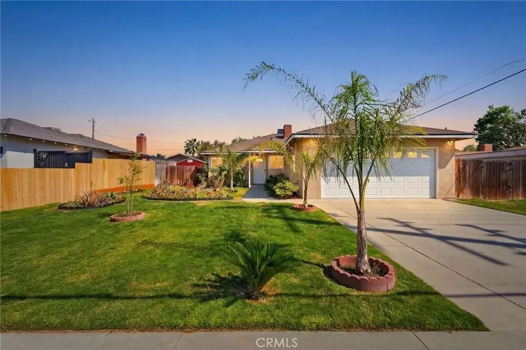 1931 N Douty, Hanford