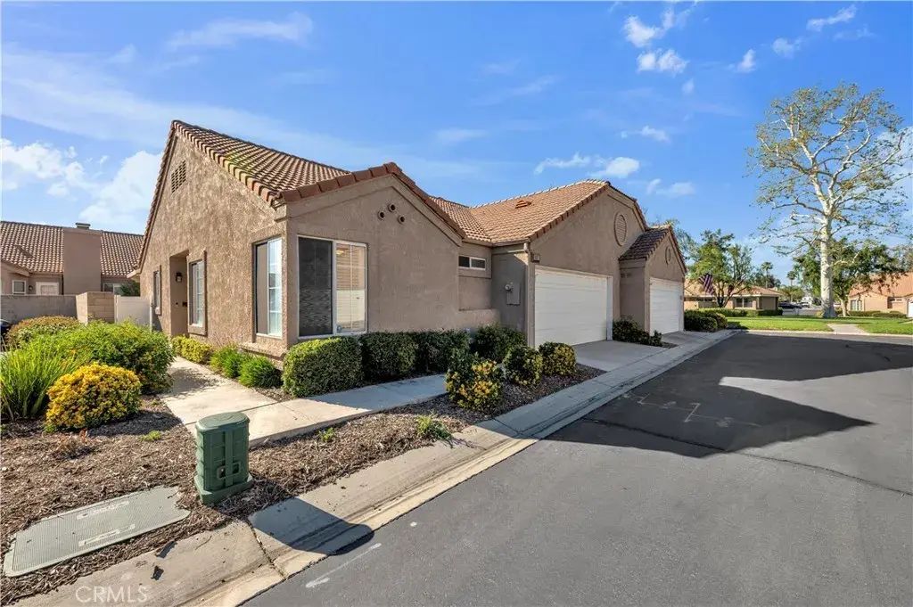 967 Woodland, Hemet