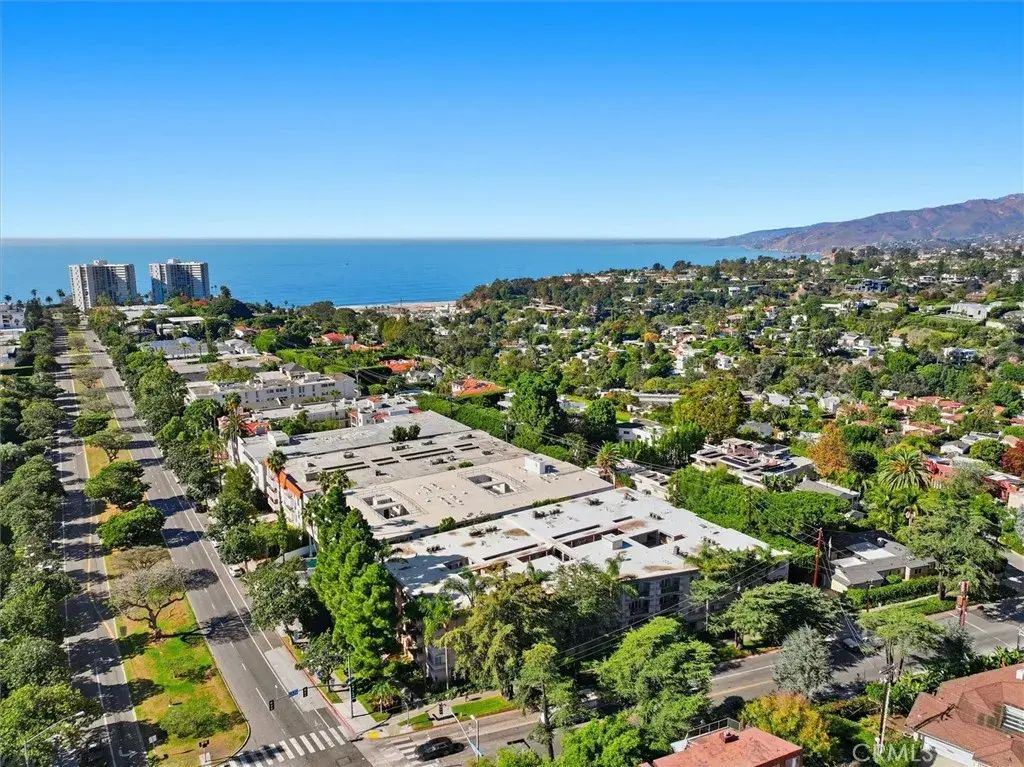 222 7th Street 202, Santa Monica