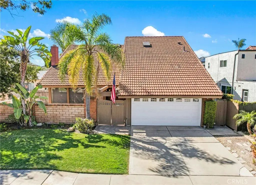 16293 Wayfarer Lane, Huntington Beach