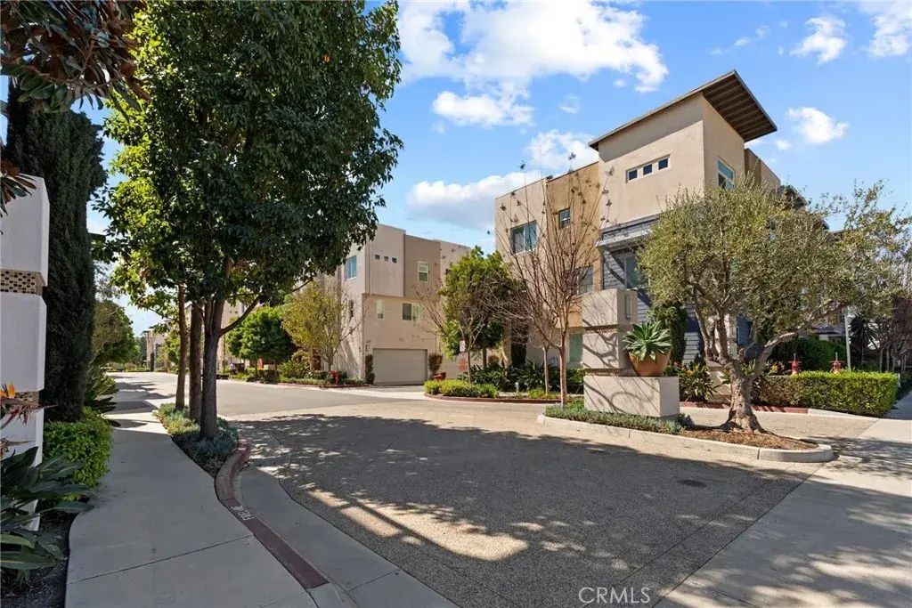 5762 Acacia, Lakewood