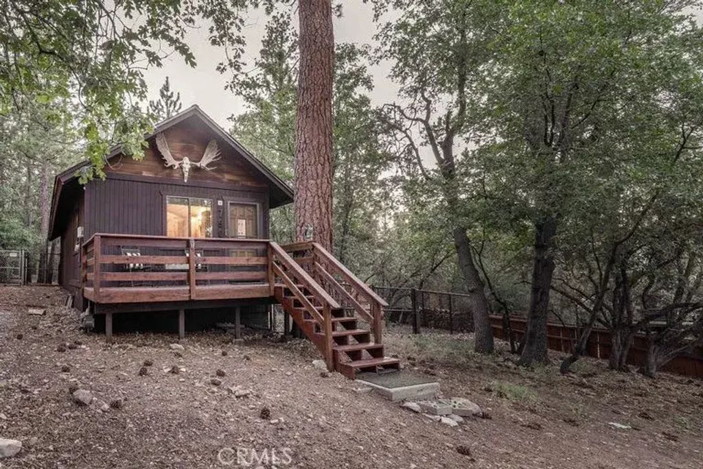 790 Pine Lane, Sugarloaf