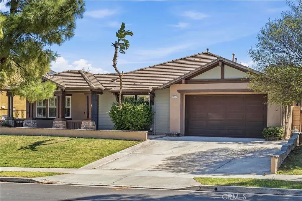 2163 Summerset, Corona
