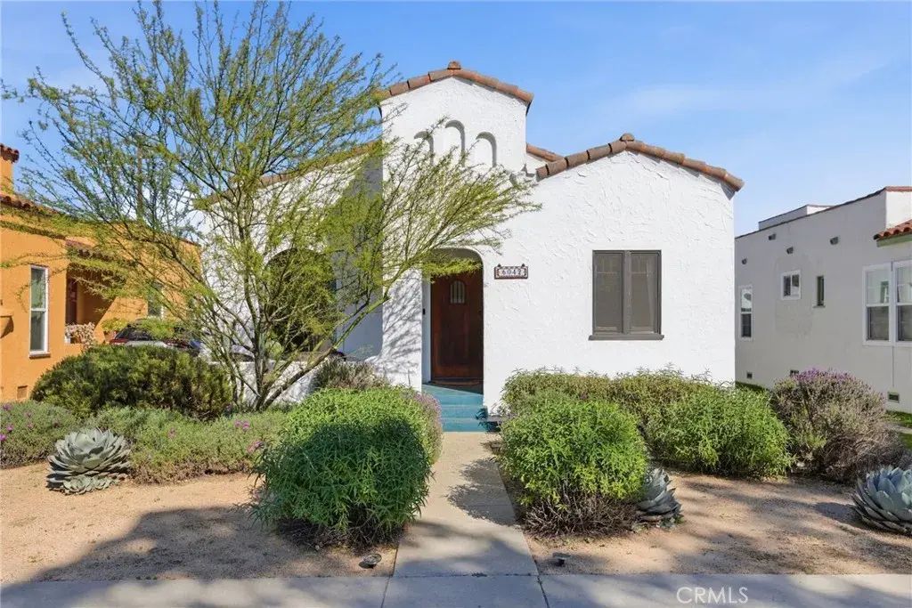 6042 Gundry Avenue, Long Beach