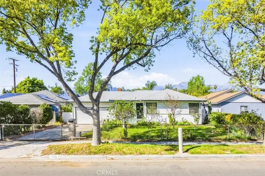 1540 W D, Ontario