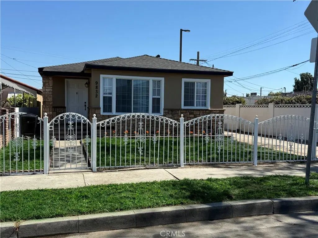 9832 San Miguel Avenue, South Gate