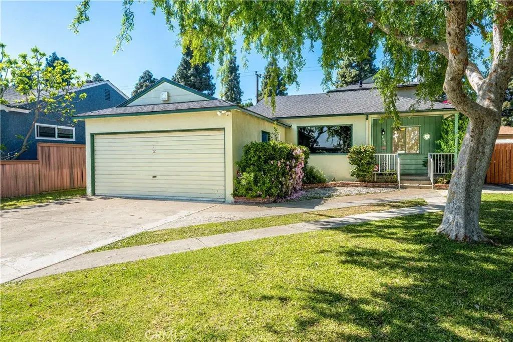 4429 Ladoga, Lakewood